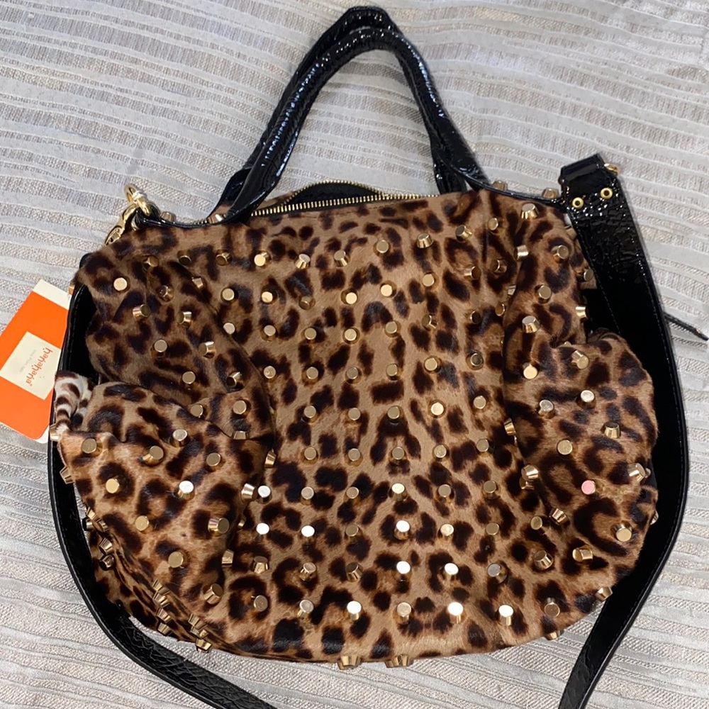 HanaHana purse in great condition new with tag